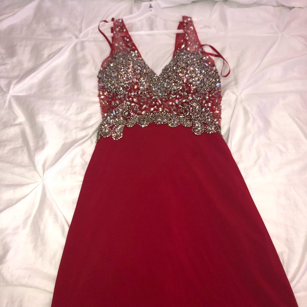 Red v-neck sequence prom dress